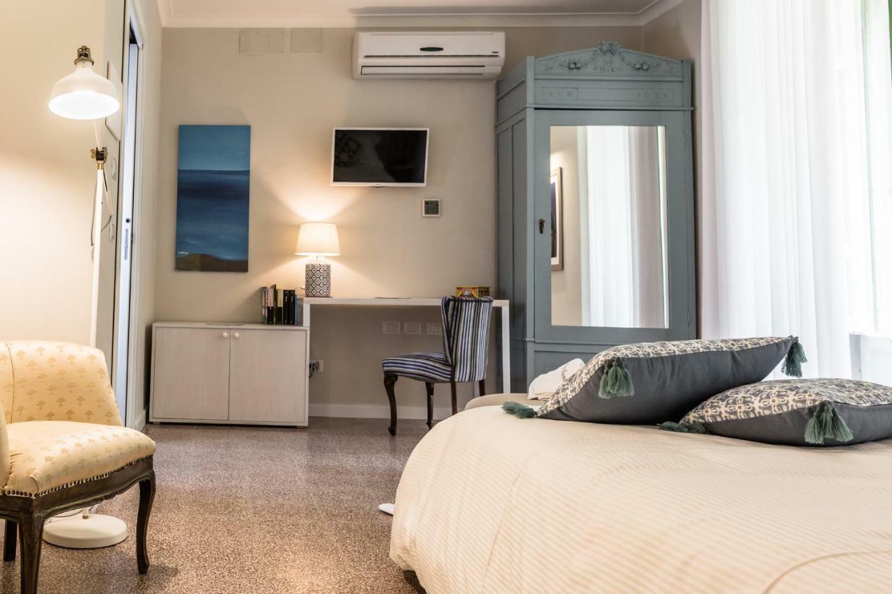 Palazzo Taranto Luxury Rooms Caltagirone Exterior photo